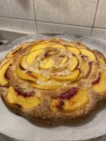 Torta morbida di pesche