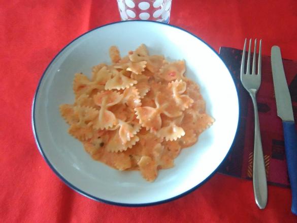 Farfalle alla crema di peperoni e gorgonzola