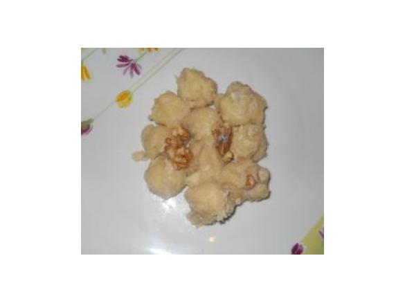 Gnocconi di patate ripieni di gorgo e noci