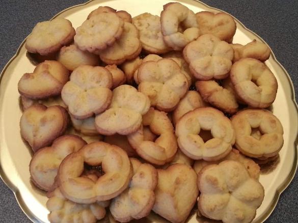 Biscottini alle mandorle con sparabiscotti