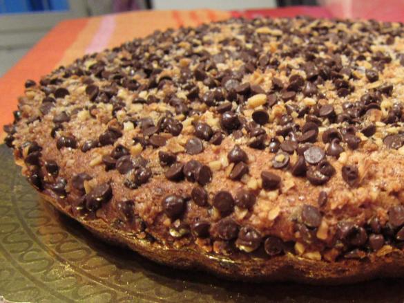 Dolce alla banana e crumble al cioccolato e noci