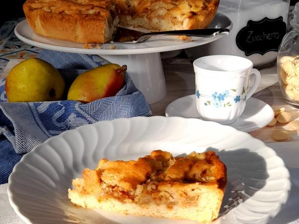 Crostata pere mandorle ed amaretti