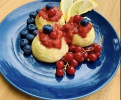 Tortino di ricotta al limone con coulis di frutti rossi