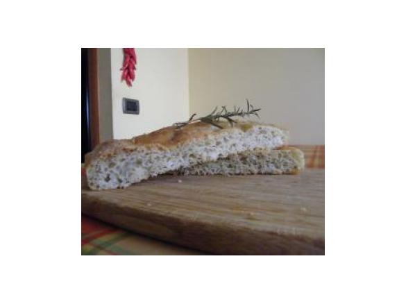 Focaccia al baccalà e rosmarino