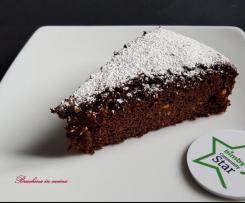 Torta con albumi e nocciole