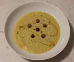 Vellutata di ceci e porri con nocciole e sesamo