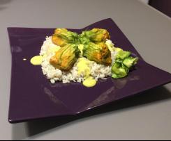 Fiori di zucca al salmone con salsa al curry - contest La magia del vapore