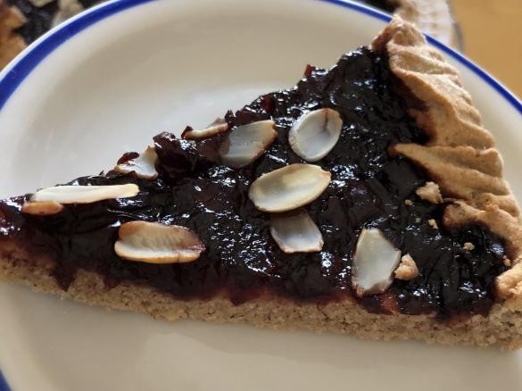 Crostata con confettura di ciliegie (senza glutine)