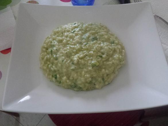 Risotto di asparagi e crema di ricotta profumata al limone