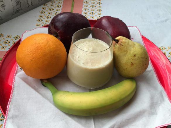 Frullato di frutta mista e mandorle light