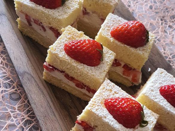 Torta paradiso alle fragole