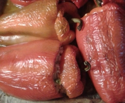 Peperoni ripieni di riso, piselli e tonno