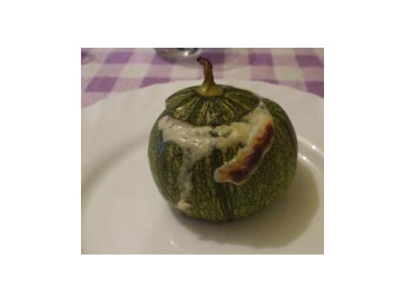 Zucchine tonde ripiene di stracchino e pancetta