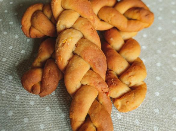 Treccine di ricotta e limone - senza uova e burro