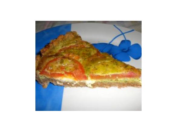 Torta salata con pesto, stracchino e pomodori