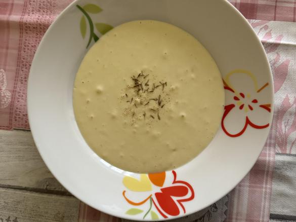 Vellutata ai cavolini di Bruxelles e ricotta