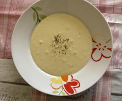 Vellutata ai cavolini di Bruxelles e ricotta