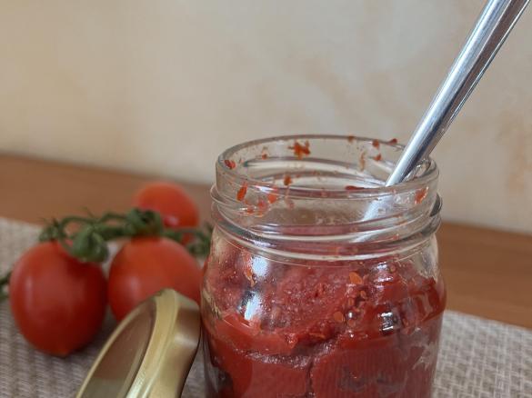 Concentrato di pomodori freschi