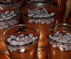 Mousse di cioccolato fondente e gocce di cioccolato