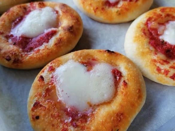 Pizzette morbide . Ricetta Imma Piccariello