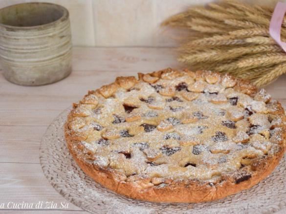 Crostata con crema e confettura