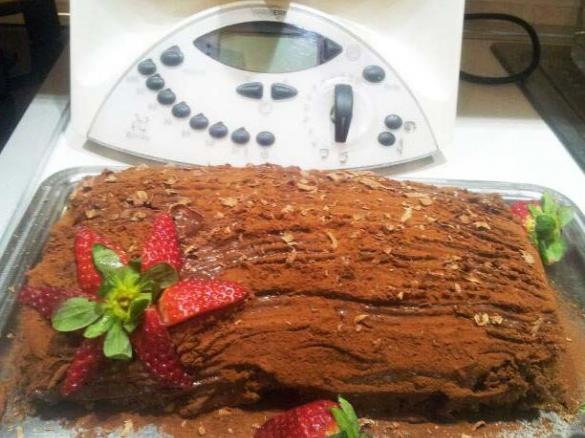 Tronchetto cioccolato,crema e fragole