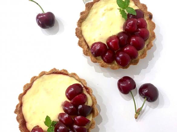 Crostatine di farro alla crema di yogurt e ciliegie (contest yogurt)