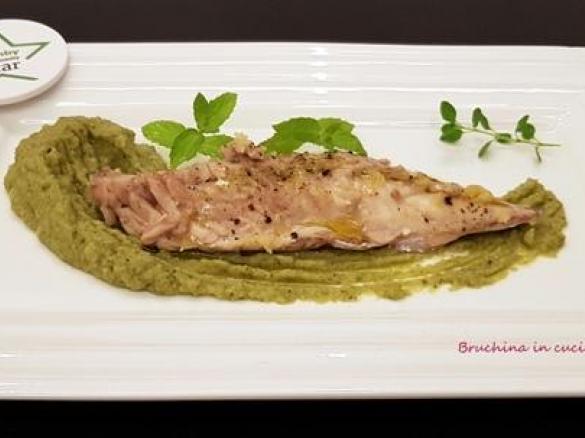 Filetti di sgombro su crema di broccoli