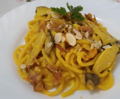 Bigoli con cardoncelli, zafferano e speck affumicato