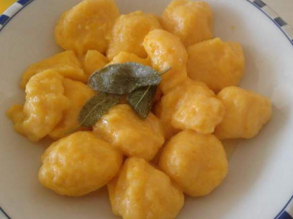 GNOCCHI DI ZUCCA E RICOTTA RIPIENI AL FORMAGGIO