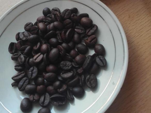 MACINARE CAFFE'  IN GRANI PER MOKA, ESPRESSO E ALLA TURCA