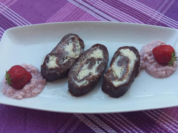 Girelle di biscotto con crema di fragoline e cocco - contest dolci senza forno 