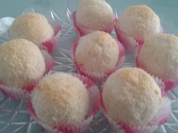 Tartufini al cocco senza uovo