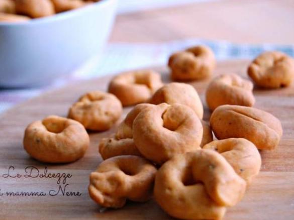TARALLI ALLA PIZZAIOLA