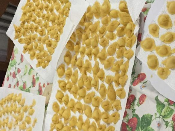 Cappelletti romagnoli ( i caplet)