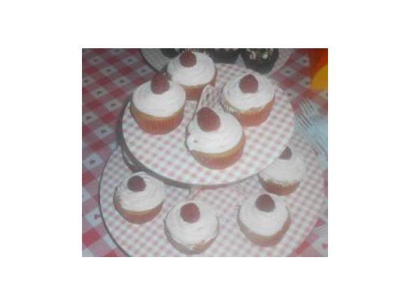 Cupcakes ai lamponi e cioccolato bianco