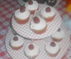 Cupcakes ai lamponi e cioccolato bianco