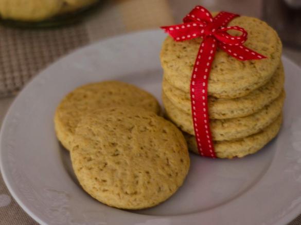 Biscotti latte e miele per la colazione