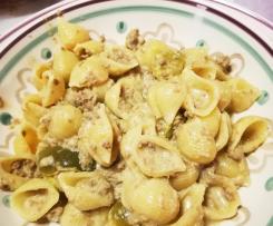 Pasta fantasia Zoverallese ragù bianco