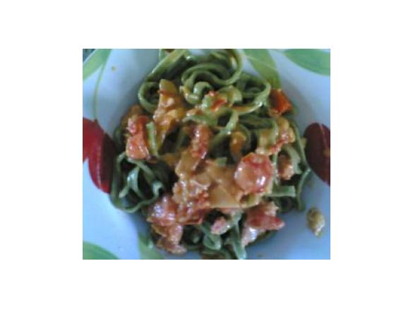 Maccheroni alla chitarra verdi e rosa