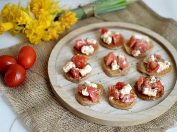 Blinis Integrali Feta e Pomodorini - CONTEST CENA DAVANTI ALLA TV