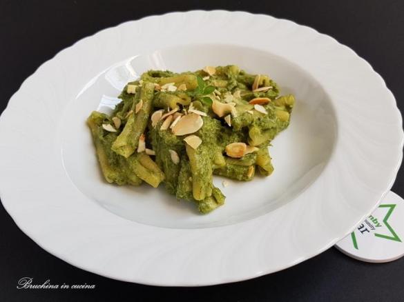 Pasta con porri verdi e ricotta