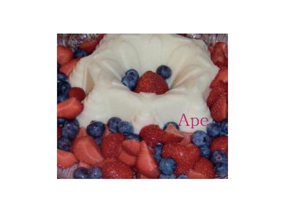 Budino bianco con frutti di bosco (Ispirato da Idee per torte e biscotti)