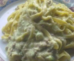 Fettuccine con condimento improvvisato