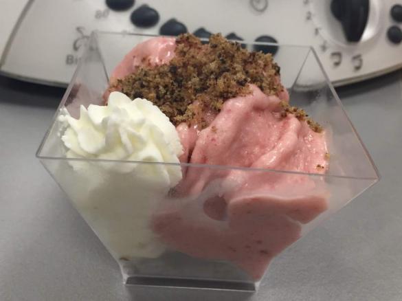 TORTA GELATO FRAGOLE BANANE E CIOCCOLATO