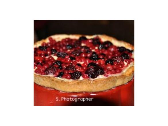 CROSTATA DI CREMA CON FRUTTI DI BOSCO