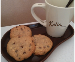 Cookies ai 3 cioccolati e arachidi salate