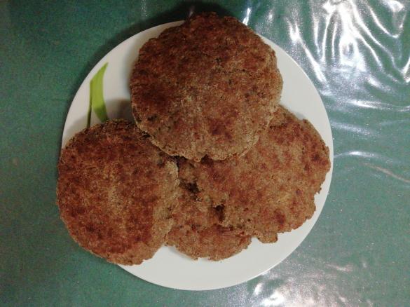 Hamburger di carne e pane al forno