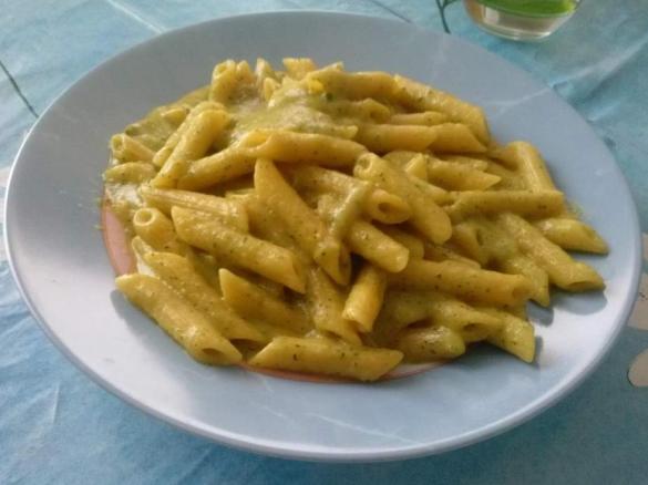 PENNETTE ALLA CREMA DI ZUCCHINE E FUNGHI CON ZAFFERANO