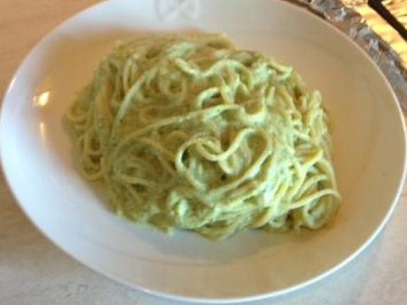 Spaghetti con crema di zucchine e tofu